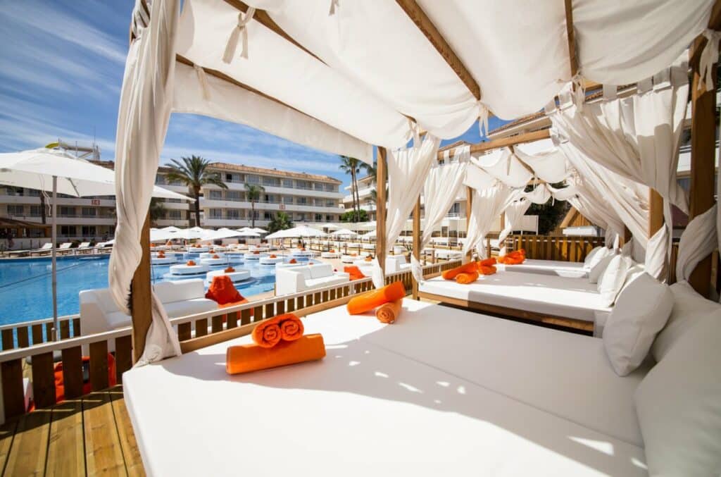 Island beach club magaluf