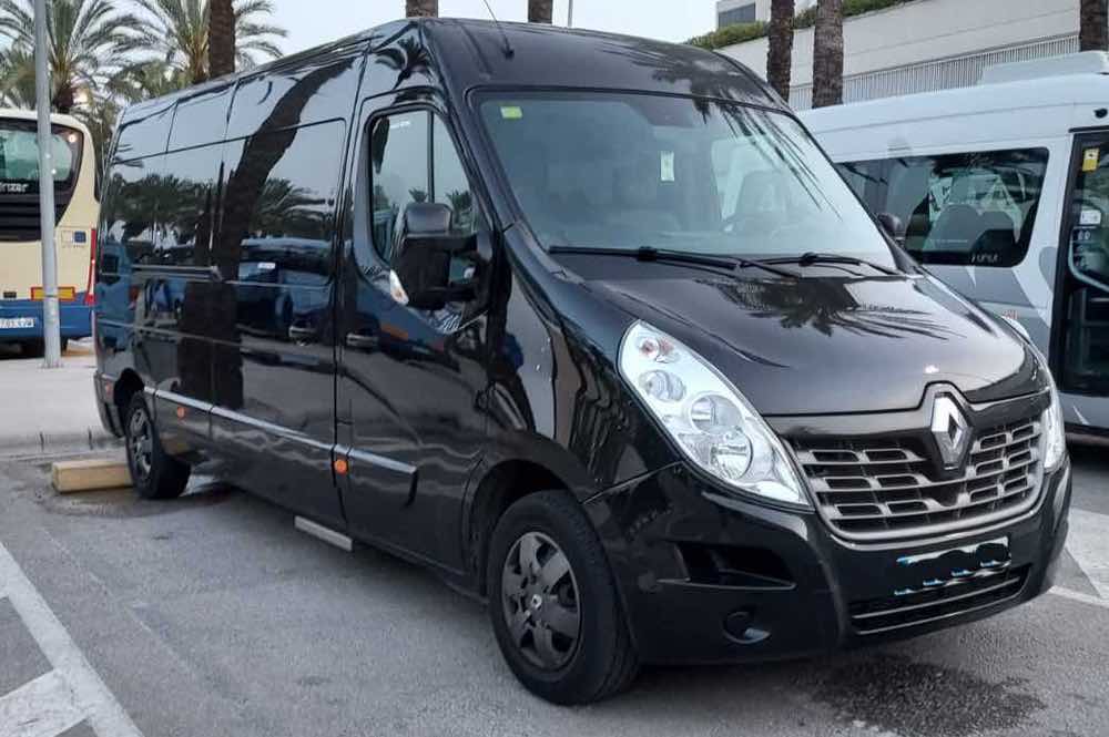 Airport transfer bus from Palma to Magaluf